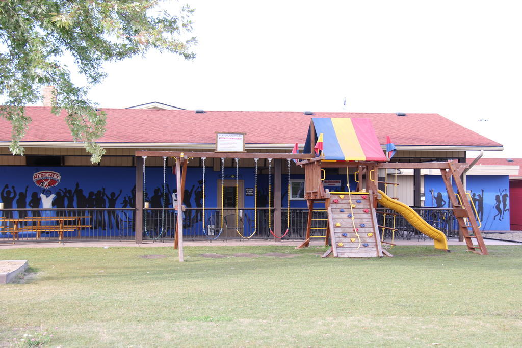 Regency Athletic Resort / Bar & Grill Cataratas do Niágara Exterior foto